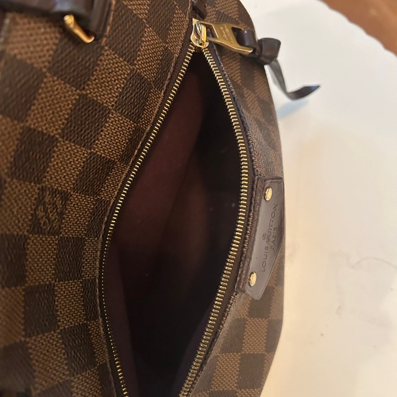 Louis Vuitton Handbag - Picture 15 of 16